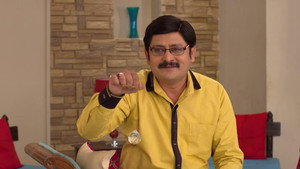 Still from Anita Hypnotises Vibhuti to Learn The Truth