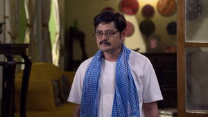 Still from Bhimji Tries to Get Nazuk Married Off to Tiwari