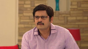 Still from Vibhuti Pretends to have Injured His Hands