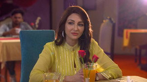 Still from Angoori and Anita Devise a Plan