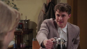Still from Episode 4223
