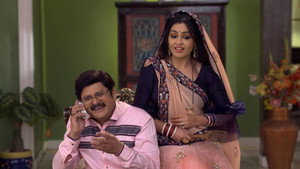 Still from Tiwari Decides to Set Up a Factory