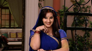 Still from Manmohan Fakes a Fall