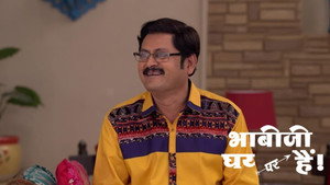 Still from Manmohan and Vibhuti Flatter Their Wives