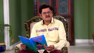 Still from Tiwari Plans to Trap 'chalu Chikni Chachi'