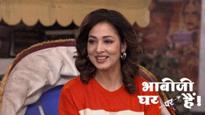 Still from Ammaji's Arrival Annoys Vibhuti and Tiwari