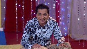 Still from Raziya Gulkandi Agrees to Train Angoori