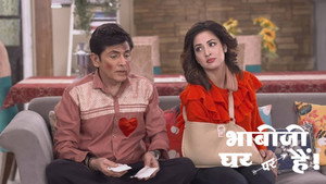 Still from Tiwari Gives His Lucky Shirt to Vibhuti