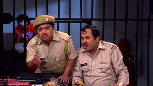 Still from Happu Discovers Manohar's Mistake