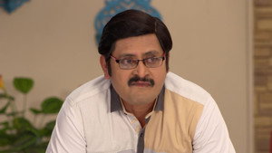Still from Manmohan is Shocked By Anita's Attire