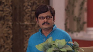 Still from Manmohan Blocks His Colony's Water Supply