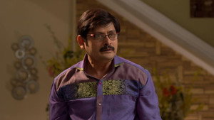 Still from Angoori Beats Vibhuti For Holding Manmohan Hostage
