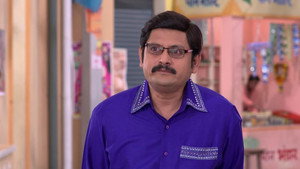 Still from Vibhuti Pretends to be Deaf