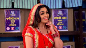 Still from A Disguised Vibhuti Visits Angoori's Shop