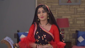 Still from Angoori Intends On Stealing From Vibhuti's House