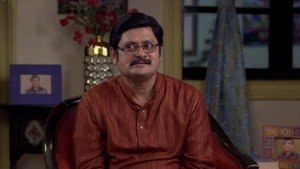Still from Tiwari and Vibhuti Try to Get Angoori Back to Normal