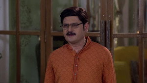 Still from Saxena Explains Why Vibhuti is Visualizing Tiwari As Laila