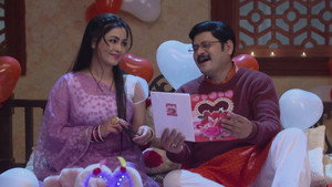 Still from Angoori Returns Helen's Necklace
