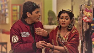 Still from Vibhuti Becomes Bangle Seller For Angoori