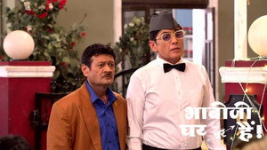 Still from Tiwari Complains to Happu About Vibhuti