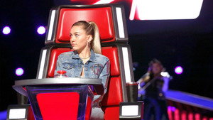 Still from Blind Auditions Premiere, Part 4