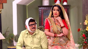 Still from Tiwari Stabs Vibhuti