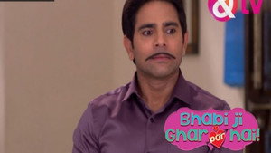 Still from Fakirchand Falls For Malkhan's Mother