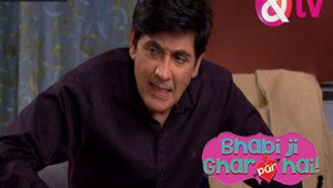 Still from Manmohan and Vibhuti Escape to Saxena's House