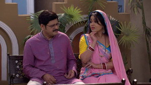 Still from Happu Gets Accused Of Stealing Food
