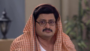 Still from Angoori Falls Sick