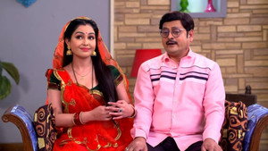 Still from Tiwari Adopts Chustarelal