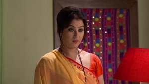 Still from Vibhuti Dresses Like Bahubali